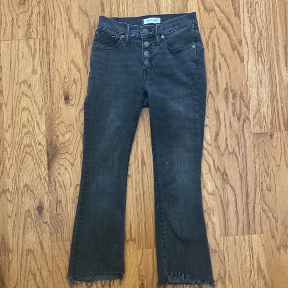 Madewell Cali Demi- Boot Jeans in Washed Black. Chewed hem edition. Size 24S. - Picture 10 of 16
